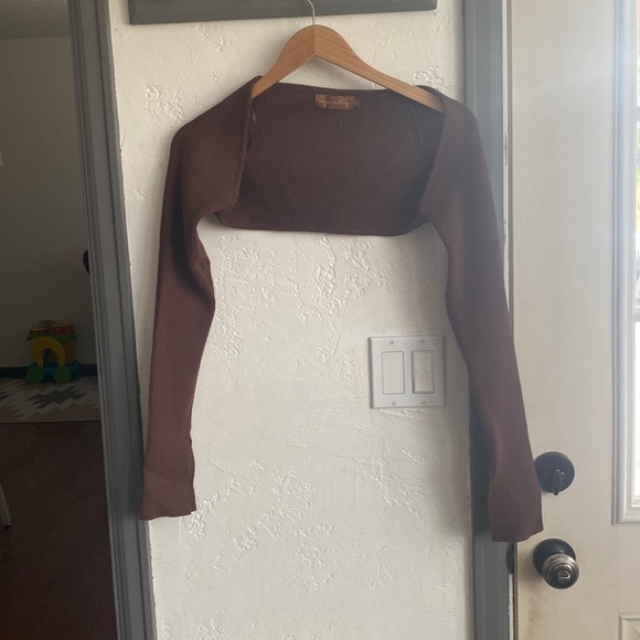 Beige Botany Long Sleeve Crop Top - Picture 1 of 3